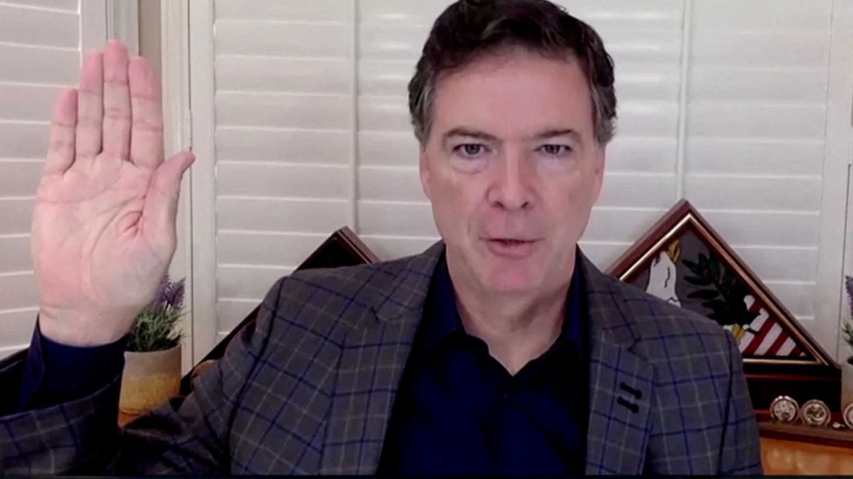 FBI agent relieved for refusing to give James Comey a 'perp walk': report