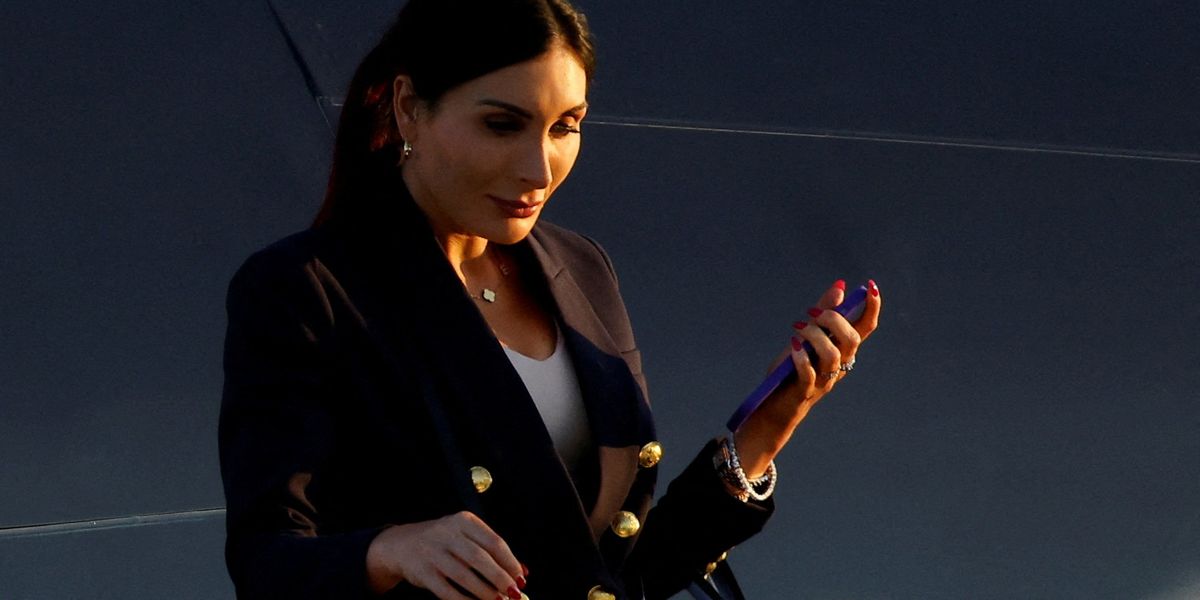 MAGA doctor exposes Trump ally's texts: 'She's is in a rage and is furiously texting me'