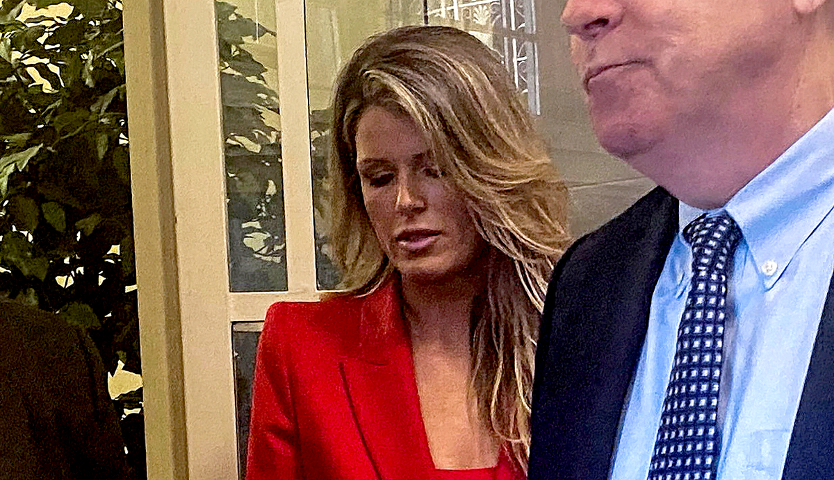 Trump's disqualified prosecutor brutally mocked for glaring typo in her official signature