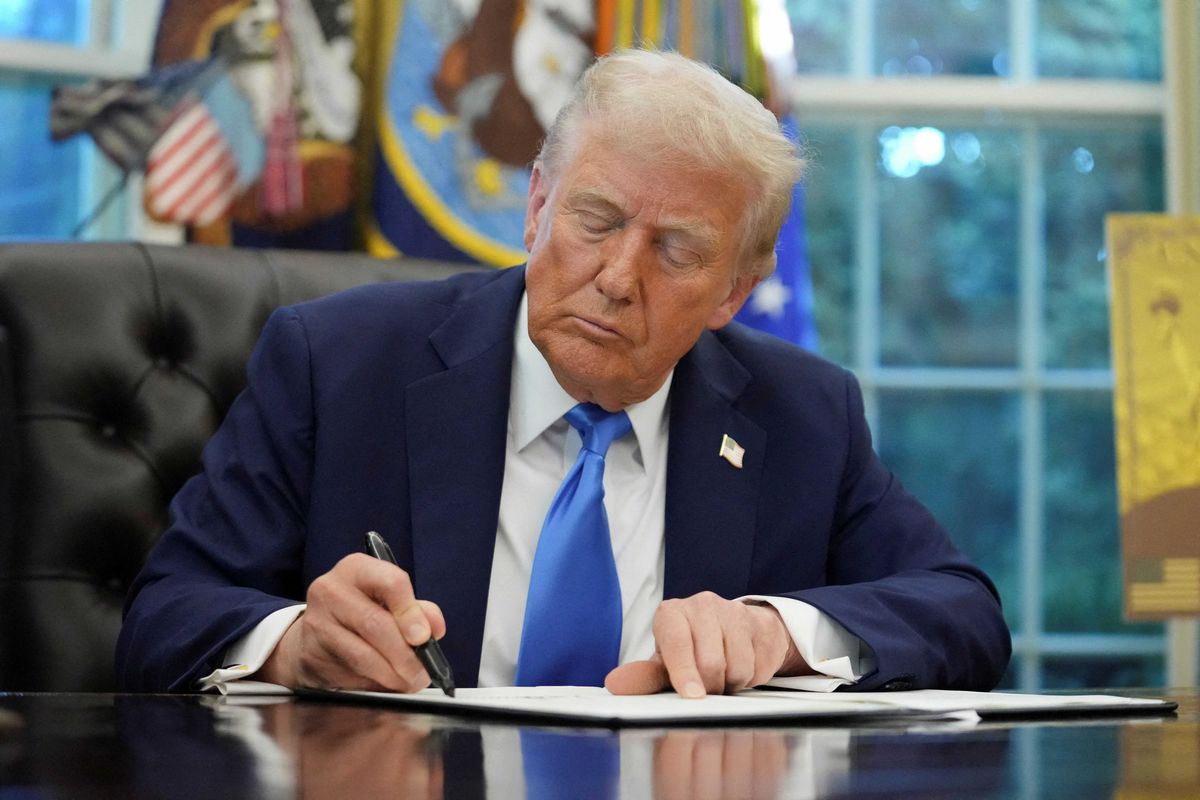 Trump accused of 'shaking down' his own government by judiciary member