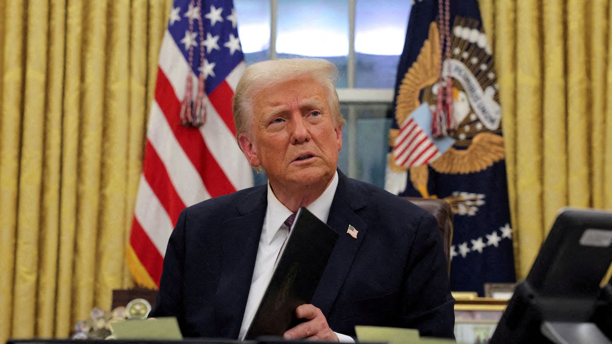 'Poor, slipshod work': Trump accused of 'obviously' using AI to write executive orders