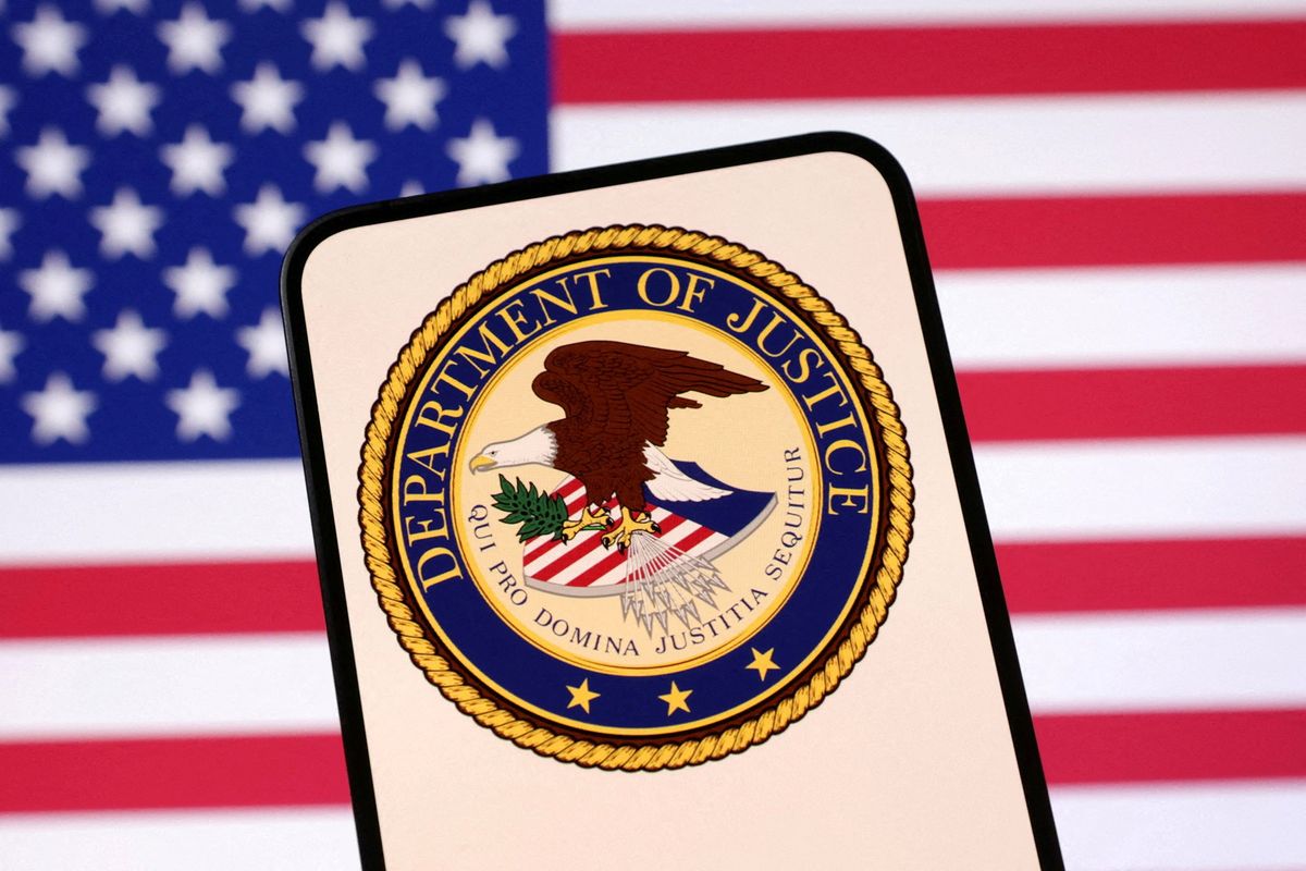 Trump prosecutor sparks 'firestorm' with false claim judges extended his term