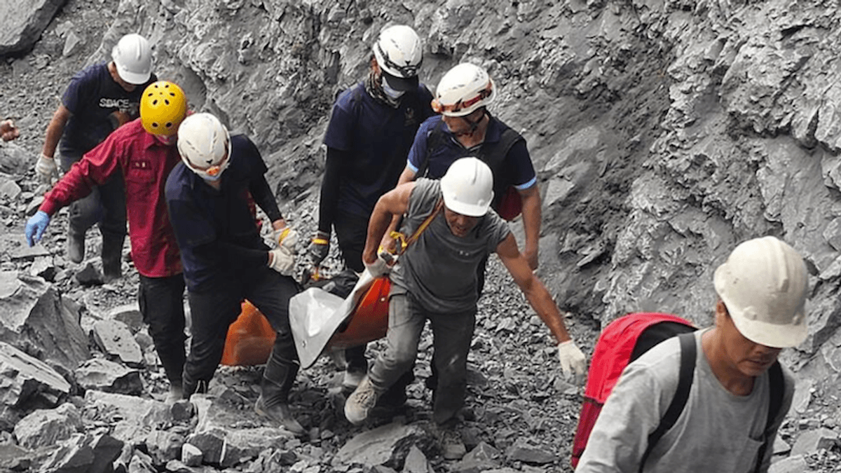 Scores trapped in Taiwan highway tunnels after earthquake