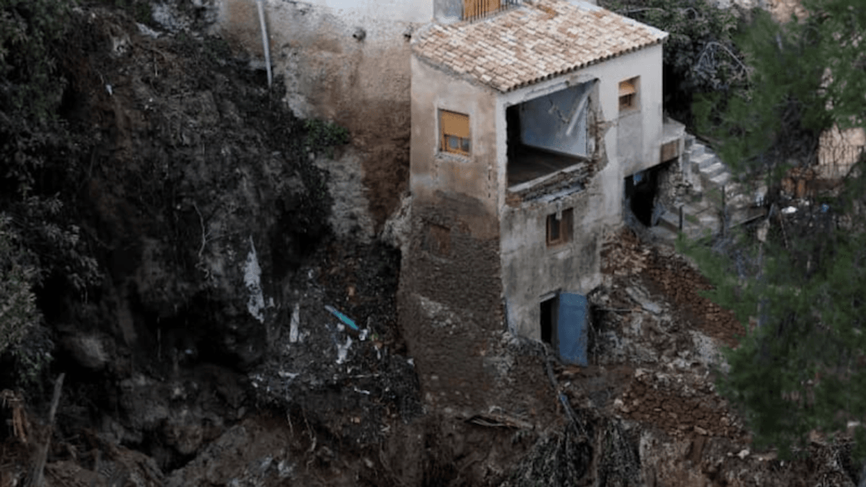 Rescuers race to find those washed away by Spain's floods