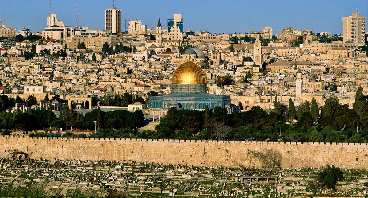 Seven hurt in gun attack on Jewish worshippers' bus in Jerusalem