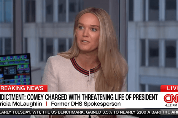 Ex-Trump official snaps at CNN panelist: 'I'll let you speak if you let me speak'