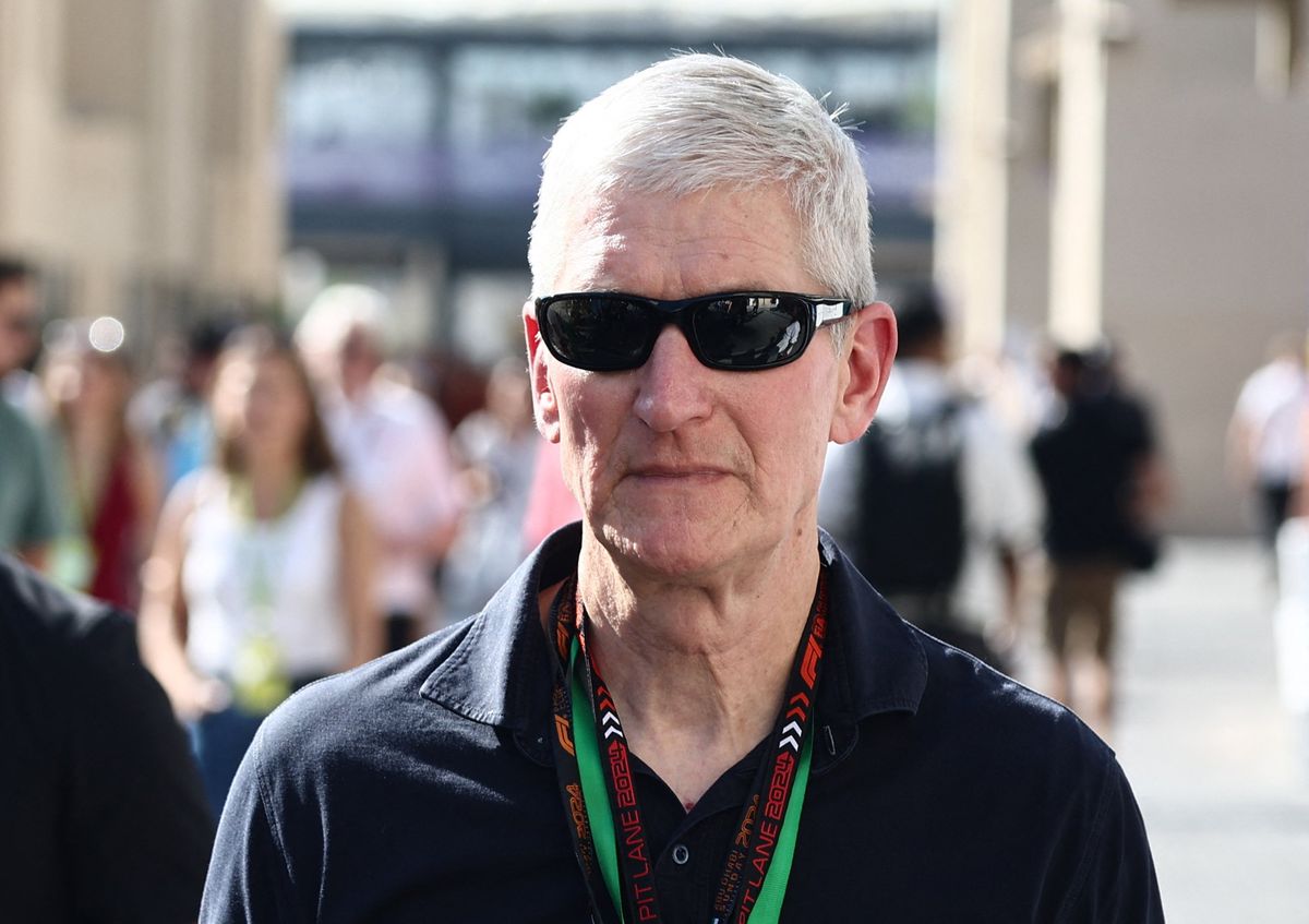 'Pathetic': Critics blast Apple CEO Tim Cook for 'shamefully bowing' to Trump