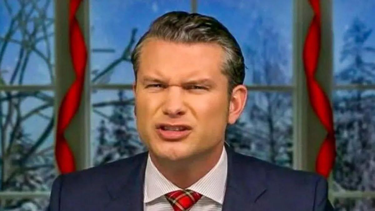 'Idiot' Fox News host scorched for 'desperate' attempt to defend Trump for praising Putin