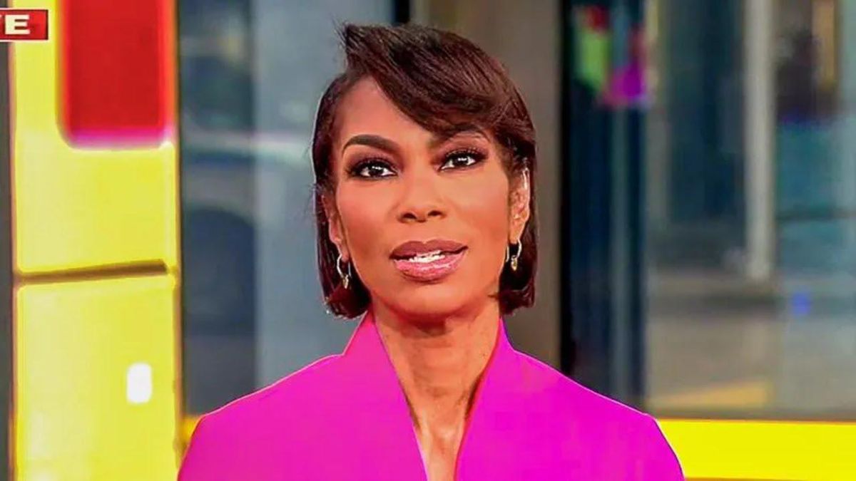 Fox News host says she 'needs a list' of who is allowed to use N-word after Joe Rogan apologizes