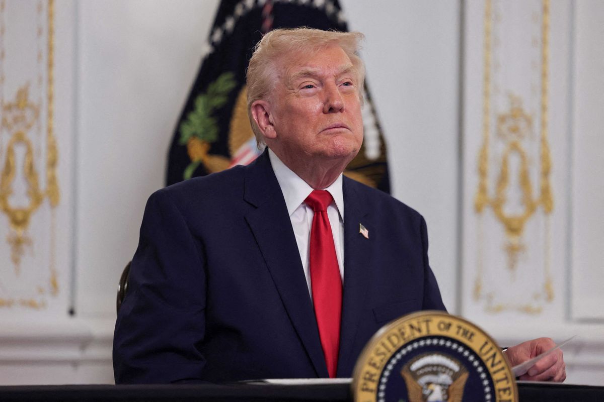 Trump order ignored by Venezuela's leader — and he shut down airspace in response: report