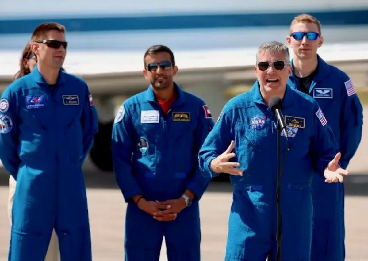 SpaceX Dragon crewed flight to ISS pushed back 24 hours