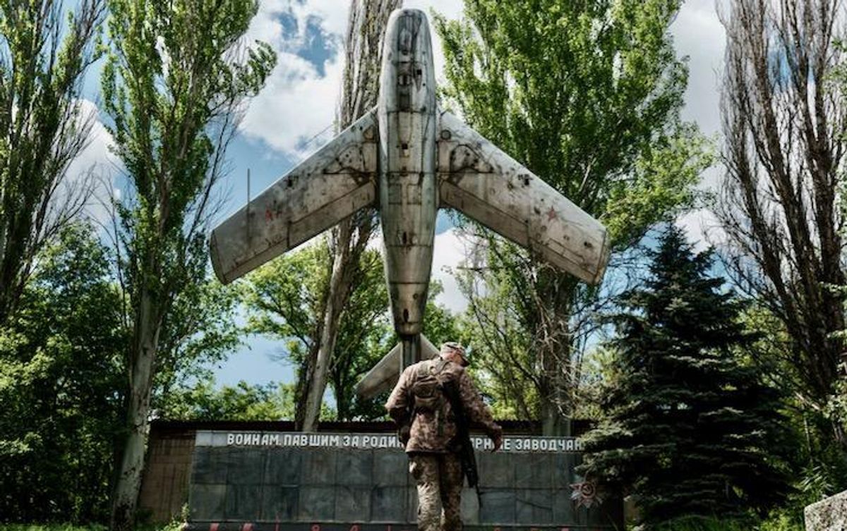 Ukrainian town of New York comes under Russian assault