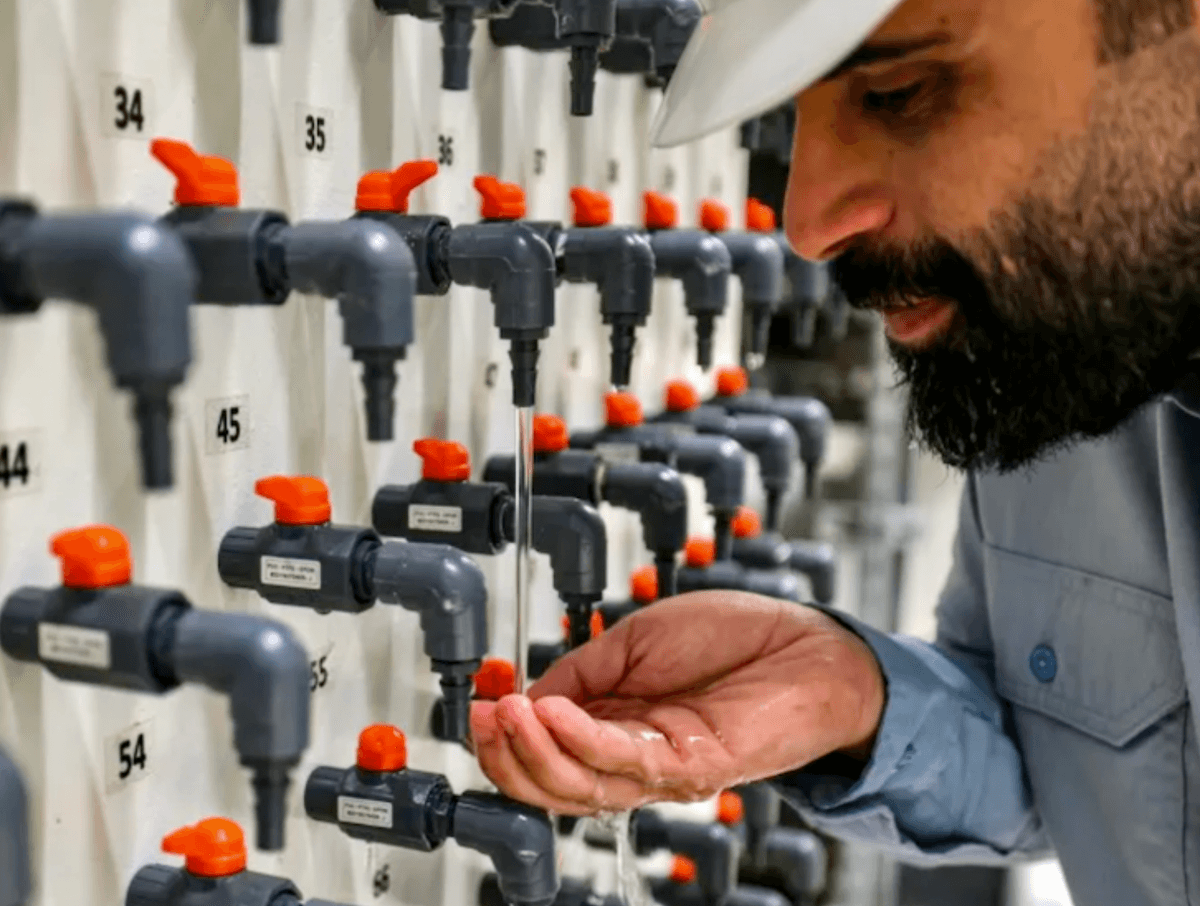 Water-starved Saudi confronts desalination's heavy toll