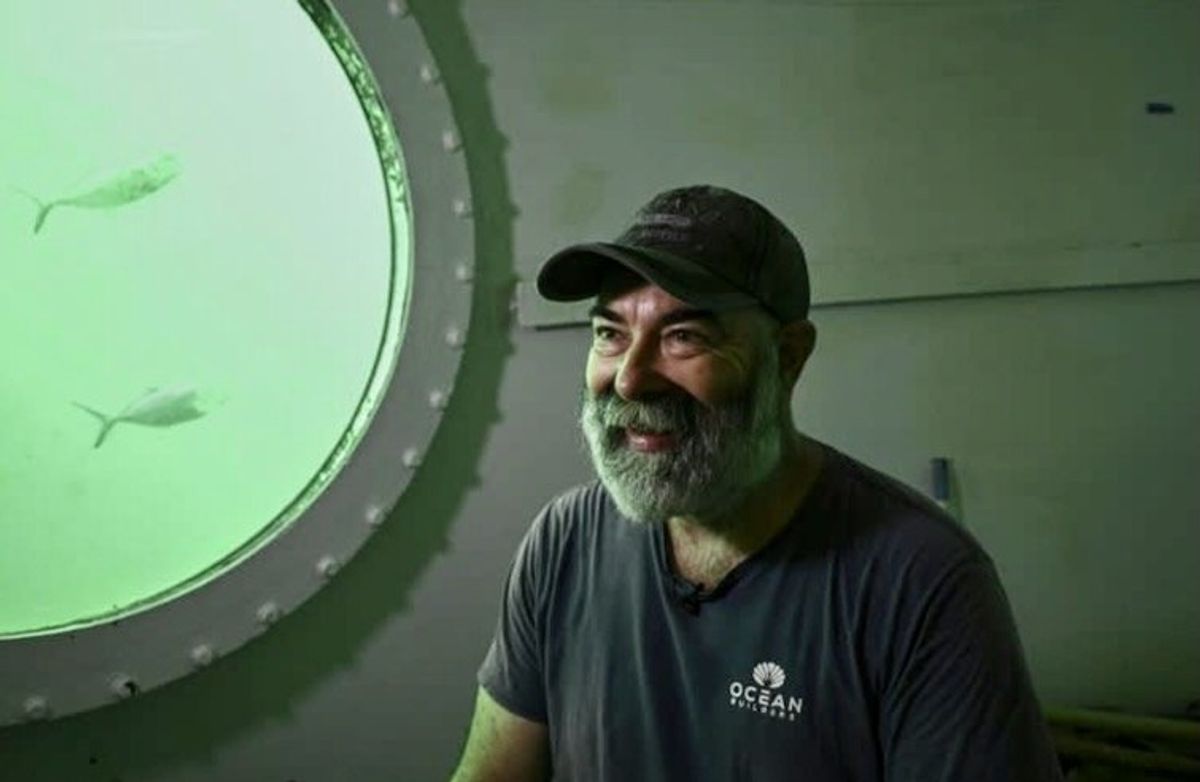 Seeking a new way of life under the sea - and a world record