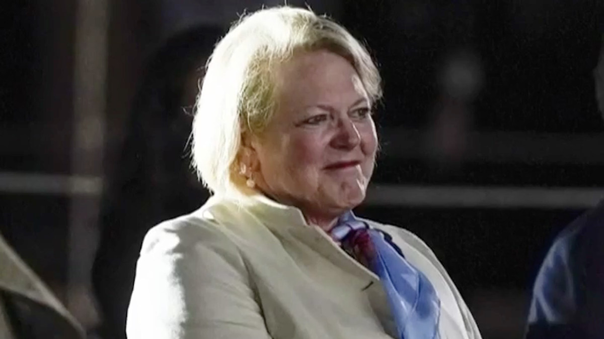 ‘Astounding’ texts from Ginni Thomas put Chief Justice Roberts ‘in a terrible pickle': MSNBC panel
