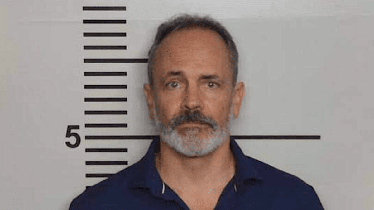 Jailed GOP ex-governor gets 'Texas Roadhouse' delivery as cameras go dark: guards