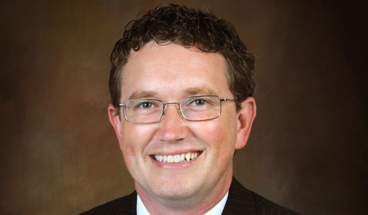 Thomas Massie says Americans must own enough weapons to overthrow the government if 30-40% agree on ‘tyranny’