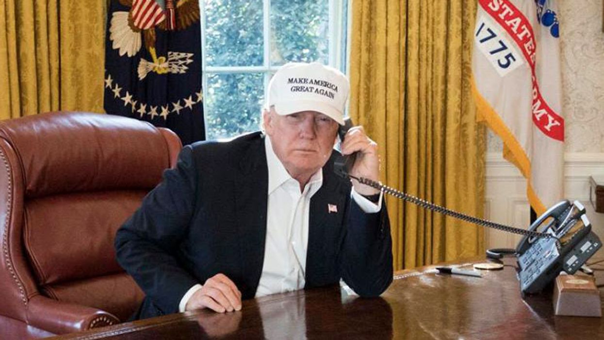 Insider details how DOJ can pinpoint which White House staffer called rioter on J6
