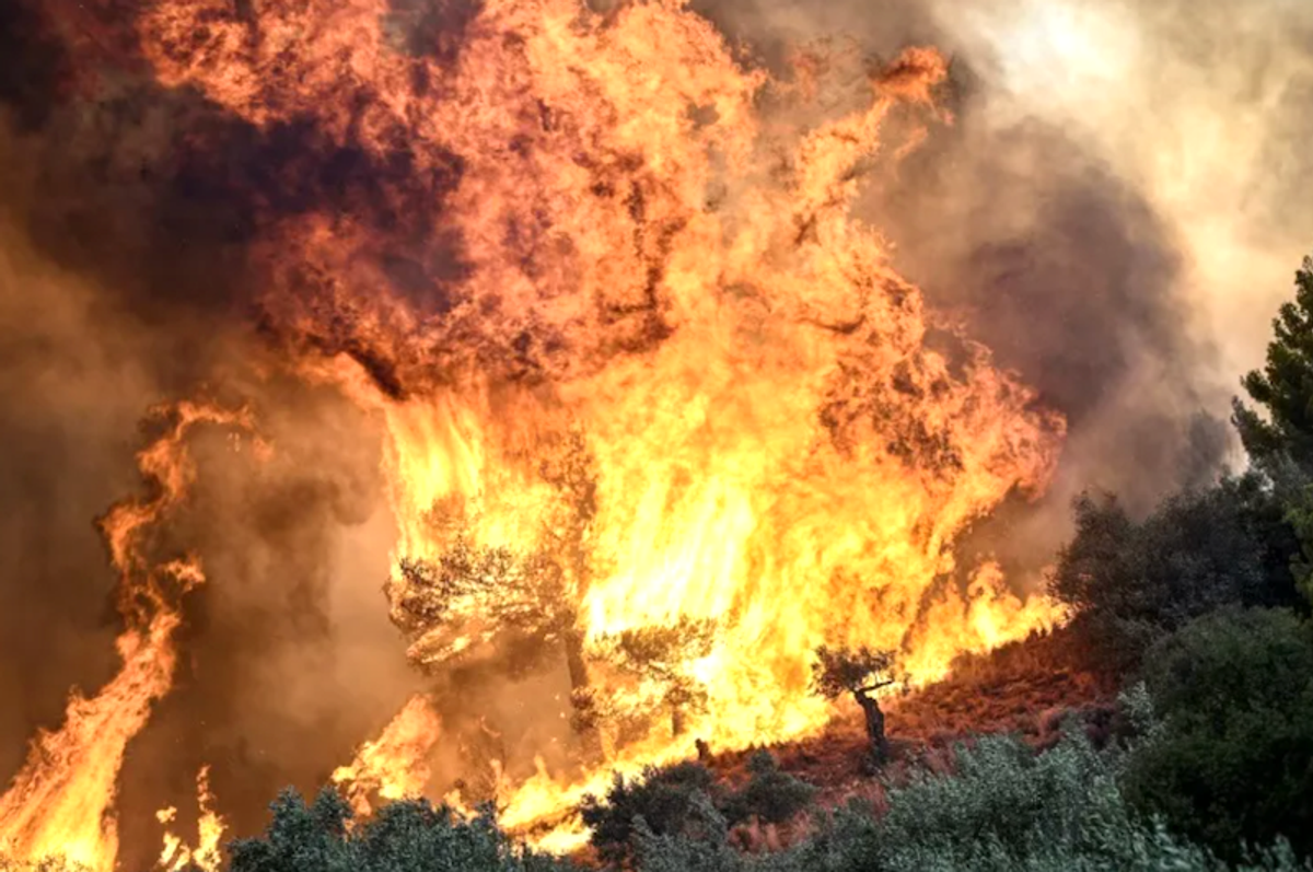 Two dead as Greece battles spreading wildfires