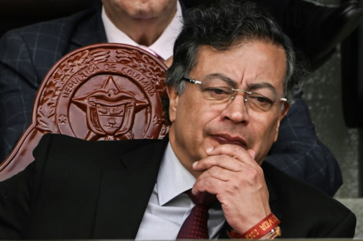 Colombian president alleges plot to down his plane with missiles