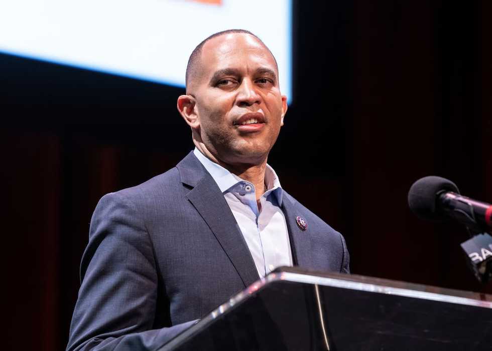 Hakeem Jeffries warns of threats to ongoing economic recovery from 'extreme' Republicans