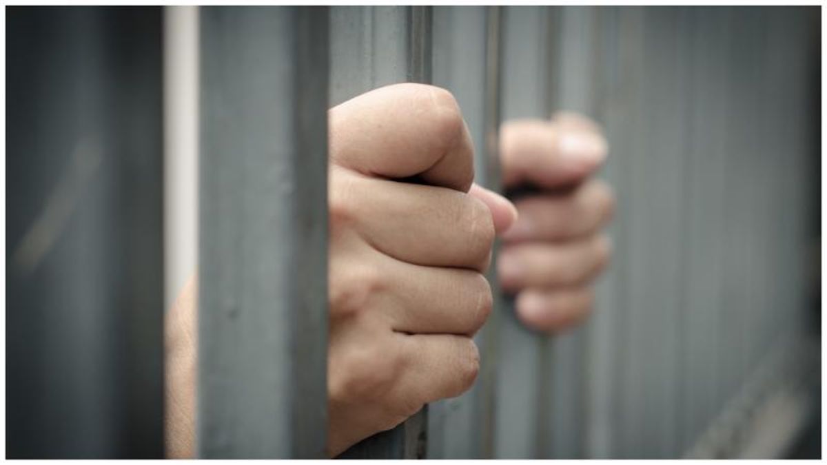 Incarceration is on the table if Trump DOJ defies courts: retired judge