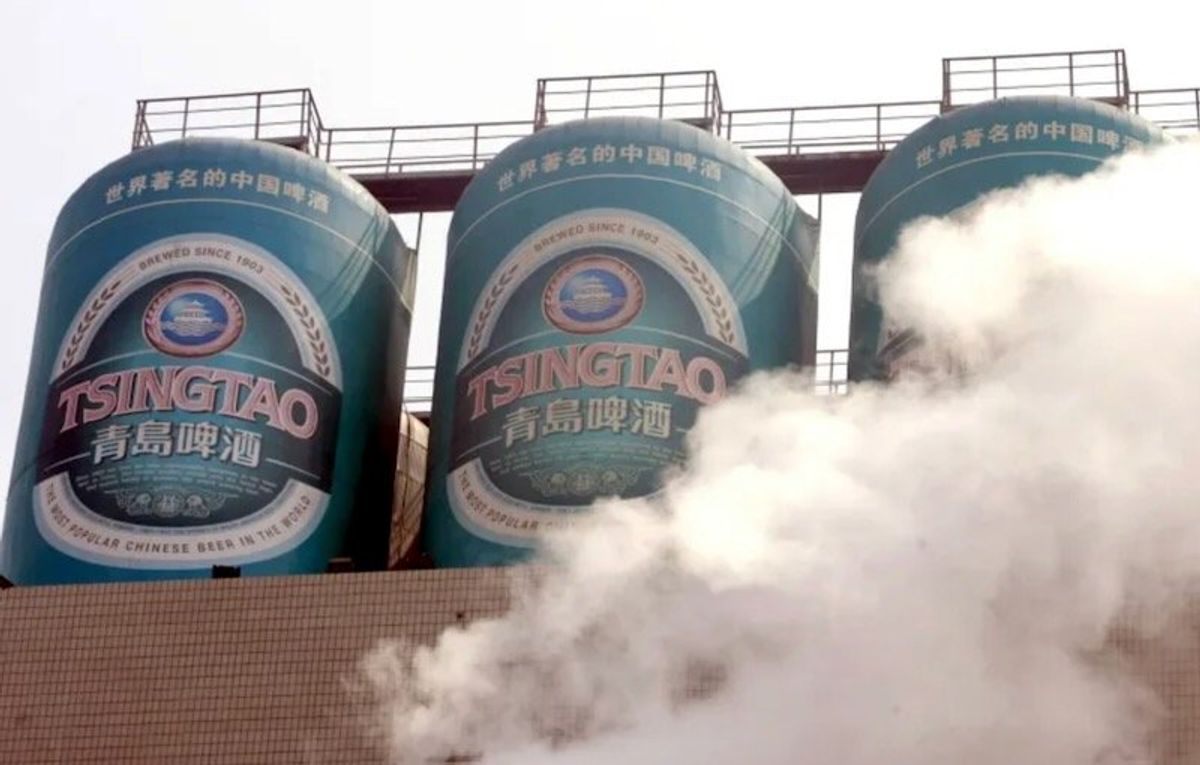 Top China beer maker opens probe after worker urination video