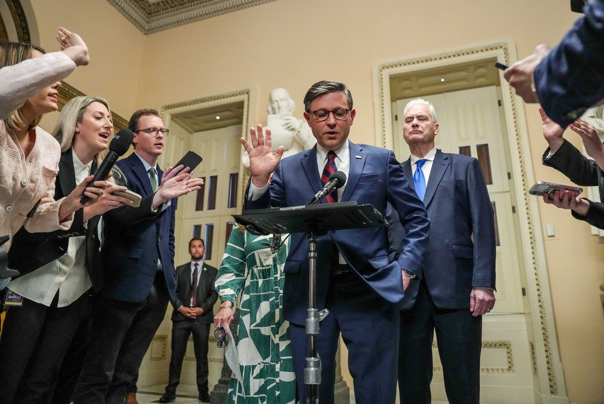 'Let me answer!' Mike Johnson takes out frustration on Fox News reporter