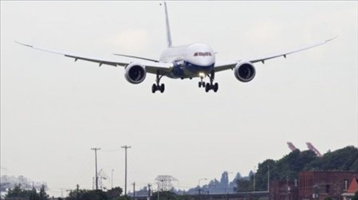 Man attacked cockpit and assaulted flight attendant on flight to NYC: report