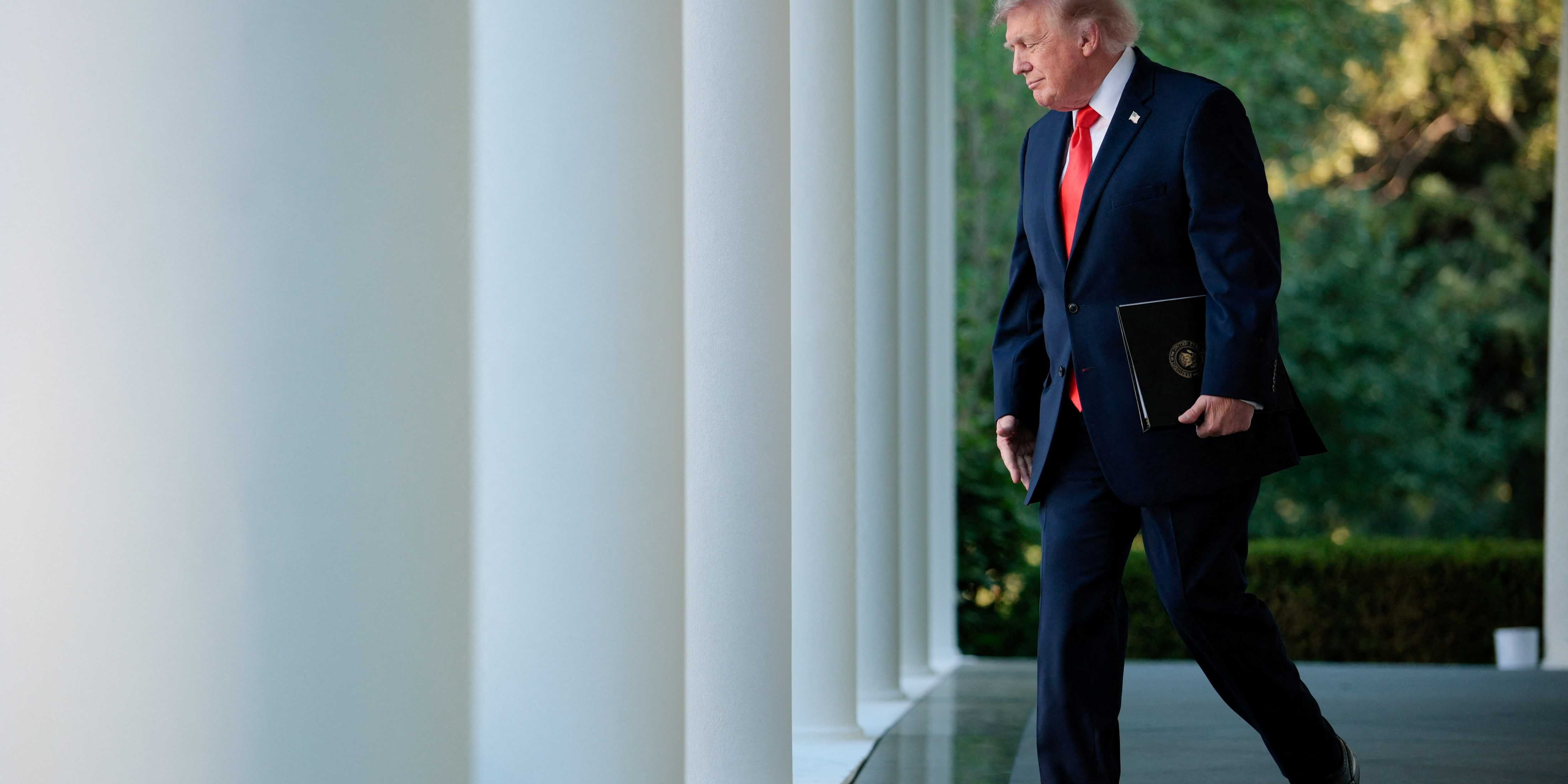 Trump on course to crash and burn and his actions show he knows it