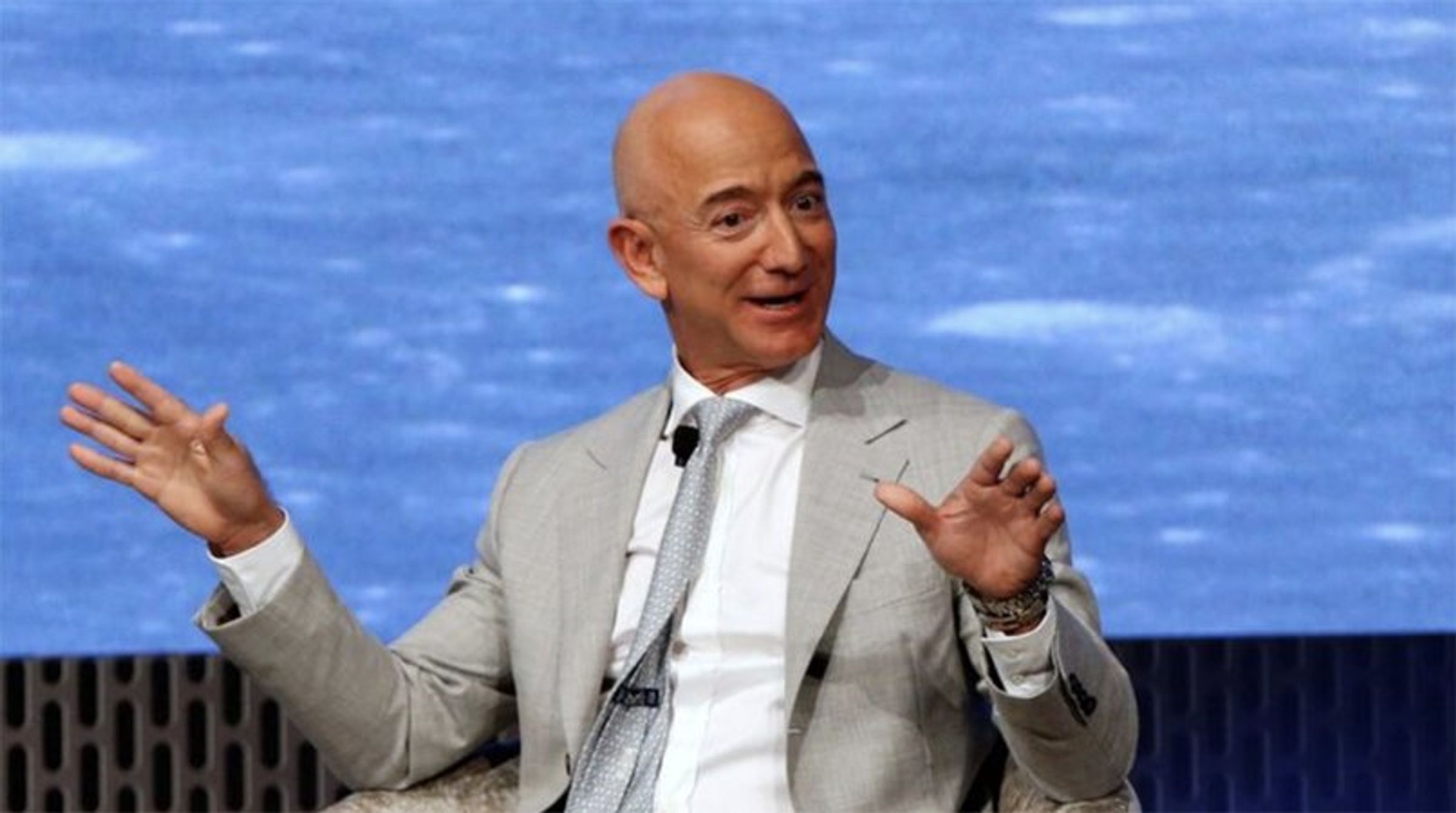 ‘Hundreds’ of people at Washington Post are trying to ‘flee’ Jeff Bezos: Pulitzer winner (rawstory.com)