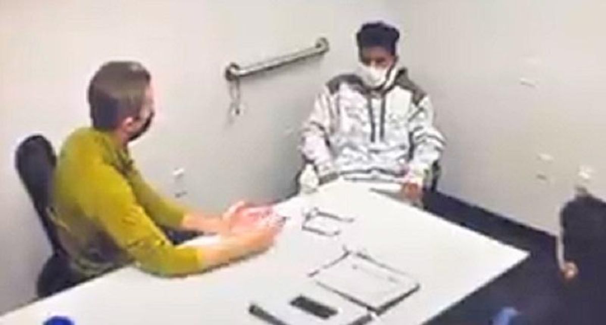 WATCH: MAGA rioter starts sobbing in front of FBI agents when asked about Trump calling him to DC