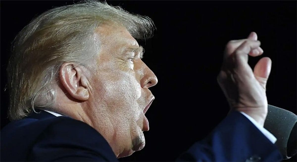 Trump blows hole in stolen document defense with 'bonkers' boast: analyst
