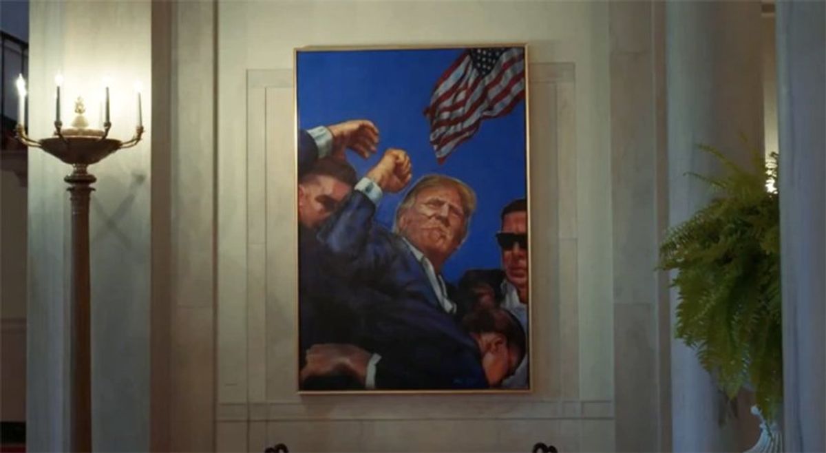 Trump replaces Obama portrait with painting of... himself