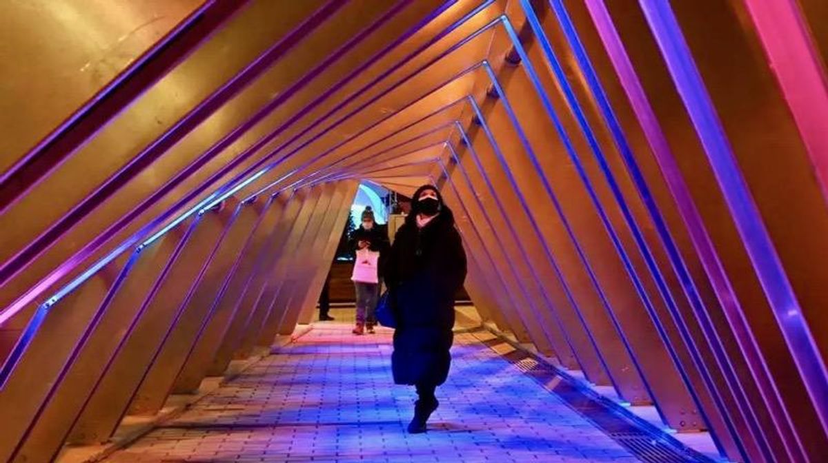 Montreal offers 'light therapy' in pandemic winter