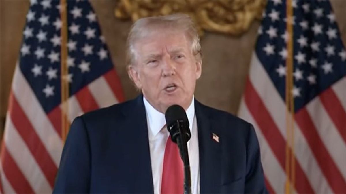 Trump signaled he 'thinks he's losing' during his 'weird press conference': conservative