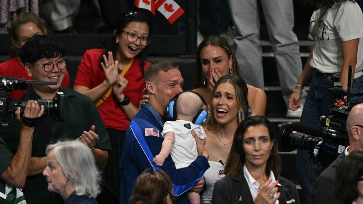 Emotional Caeleb Dressel spearheads U.S. to first Olympic gold in Paris