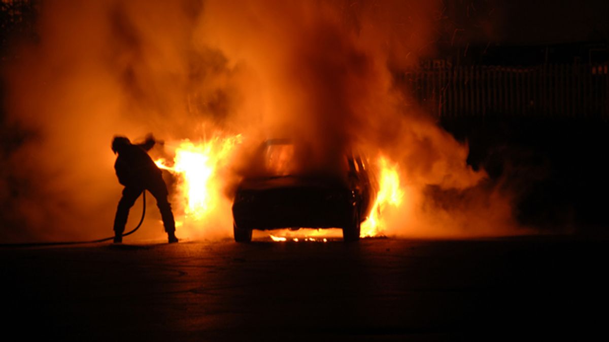 Serial arsonist has Los Angeles community on edge amid ongoing car-burning spree