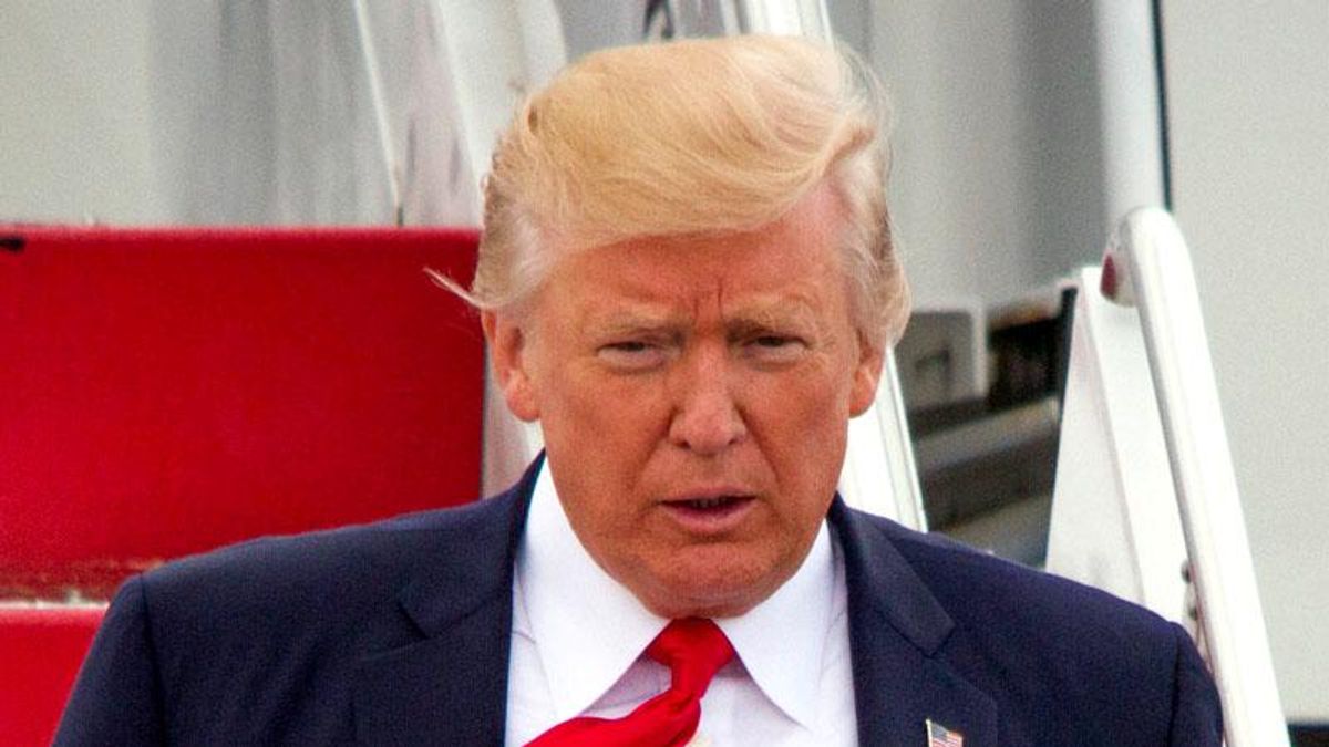 Trump exposes his own pathetic impotence as he lobs threat at South Dakota’s GOP senator