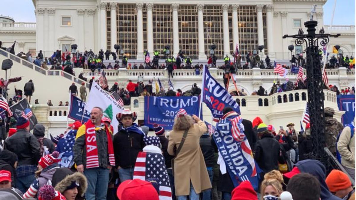 Storming of the Capitol was carried about by an 'army of conspiracy theorists': journalist