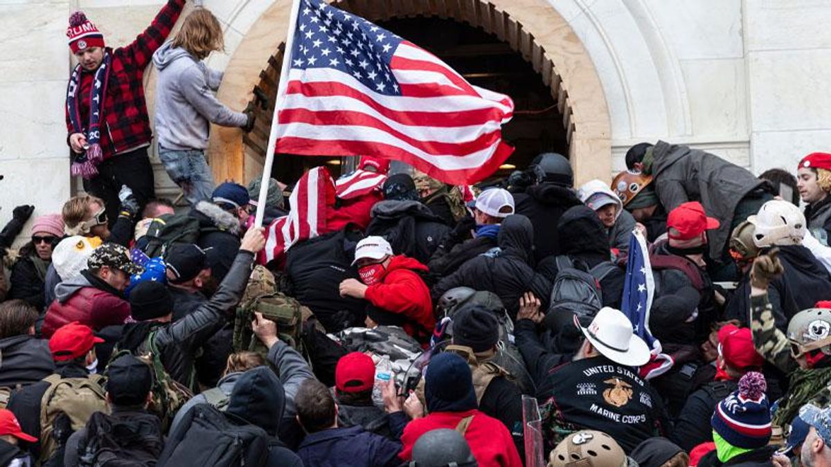 'People died': Officer who defended Capitol reacts to GOP lawmaker's 'disgusting' comments