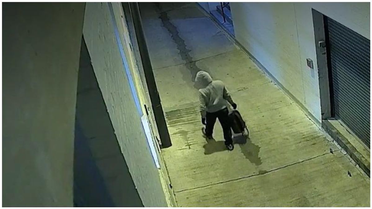 FBI releases new video of suspect who planted bombs near the Capitol the day before Jan 6 insurrection