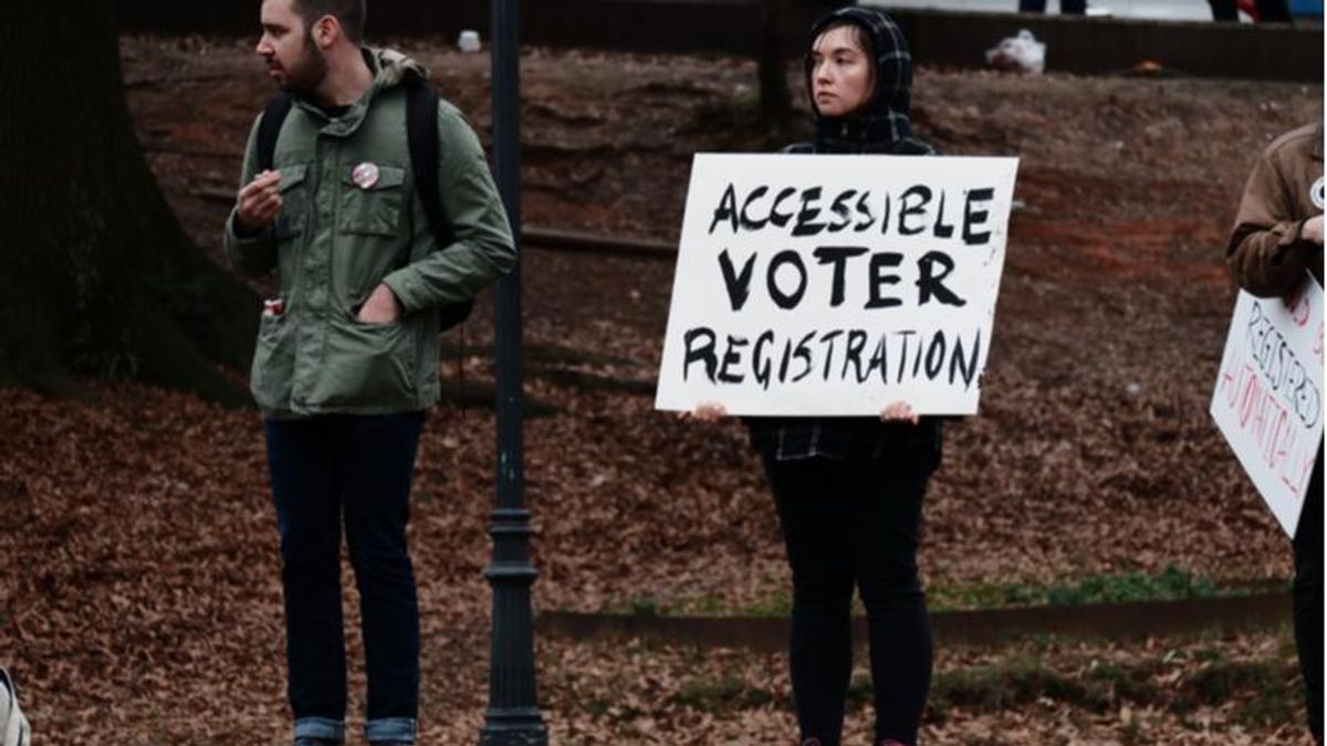 There's a disturbing link between GOP control and the decline of democracy – according to this researcher