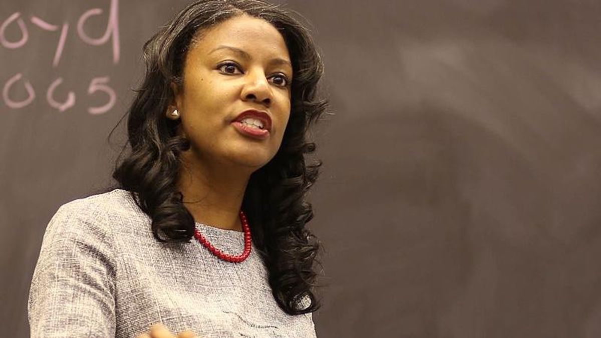 Tishaura Jones makes history —winning St. Louis mayoral seat as first Black woman