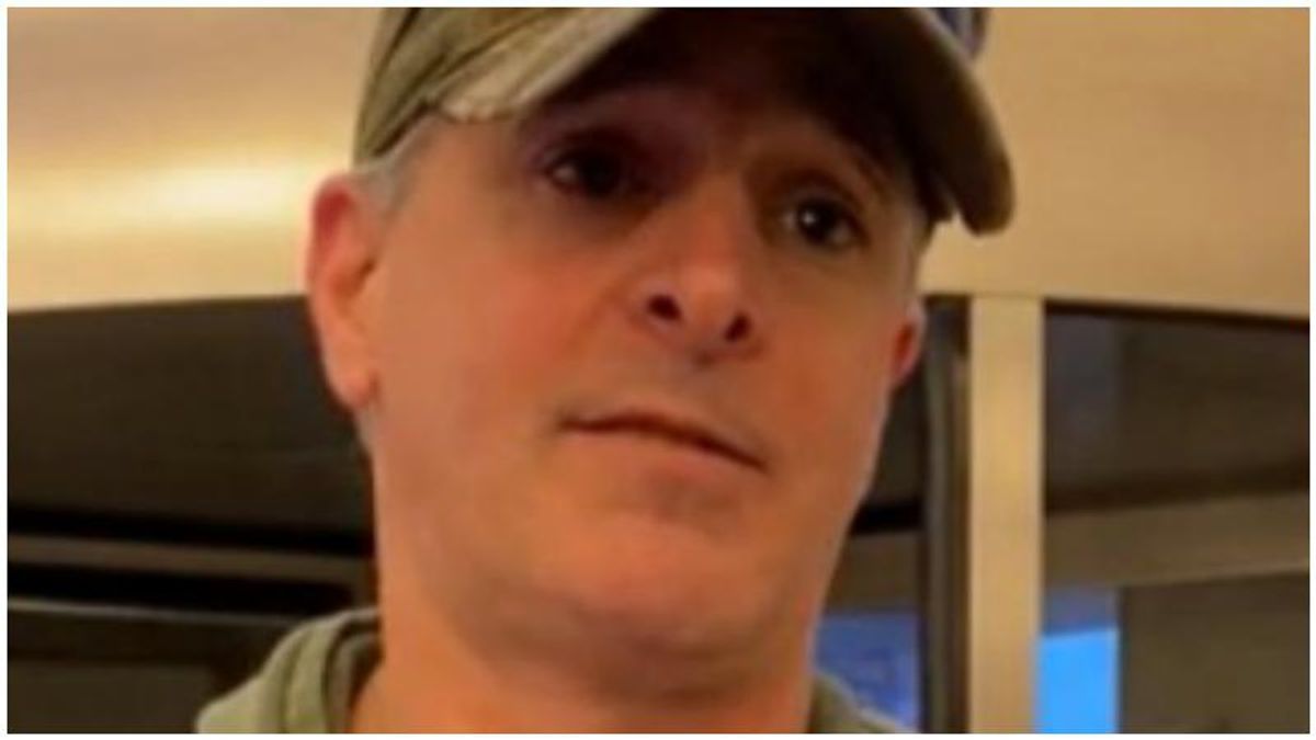 Witnesses called Capitol rioter a 'complete wacko' -- now his lawyer wants to be removed from the case