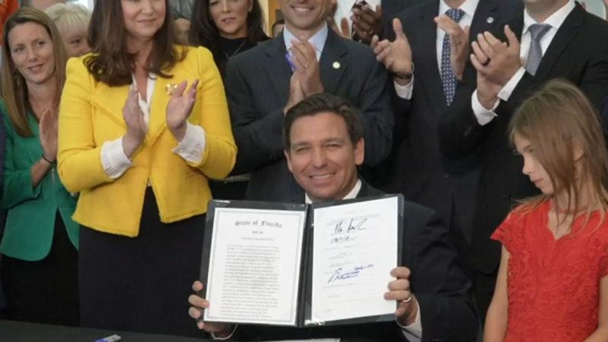 DeSantis signs limits on vaccine mandates one day after Legislature approved them