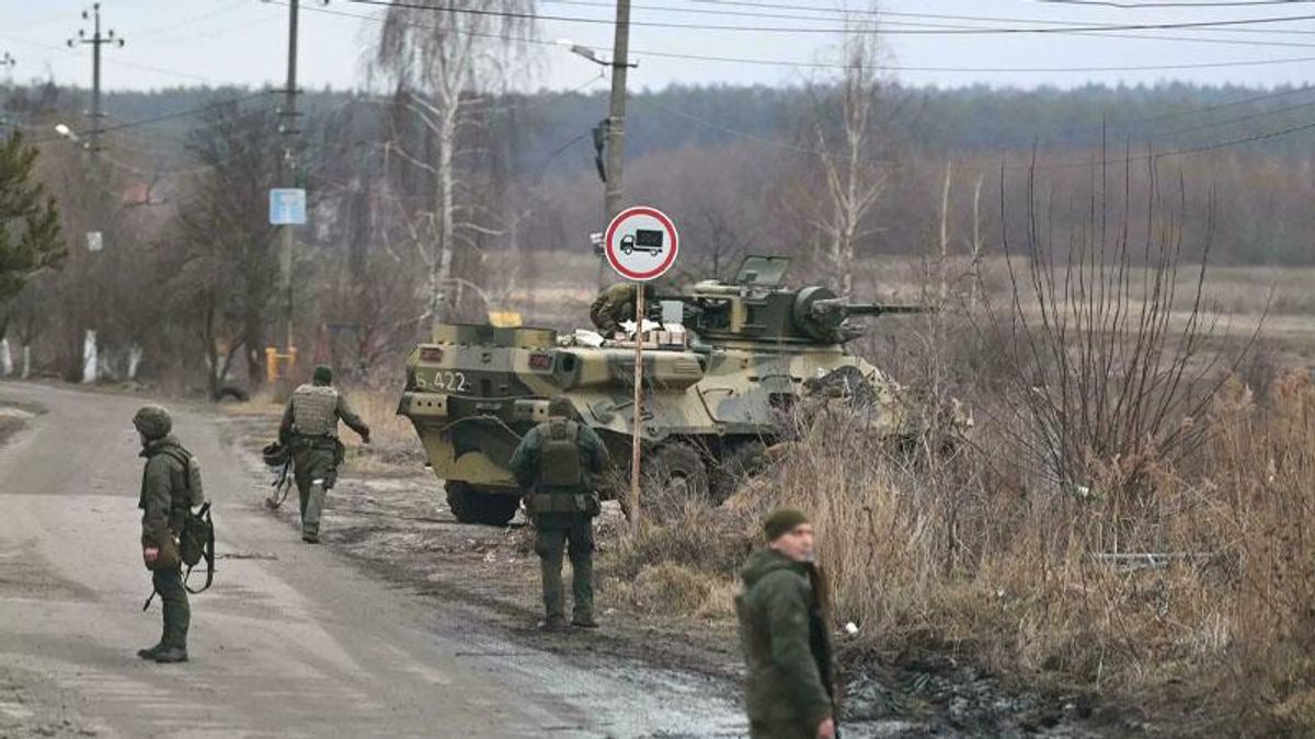Battle underway for airbase on Kyiv outskirts