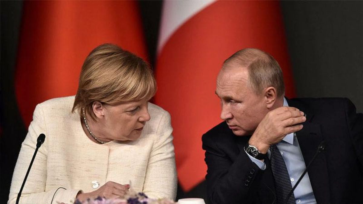 Merkel defends 2008 decision to block Ukraine from NATO