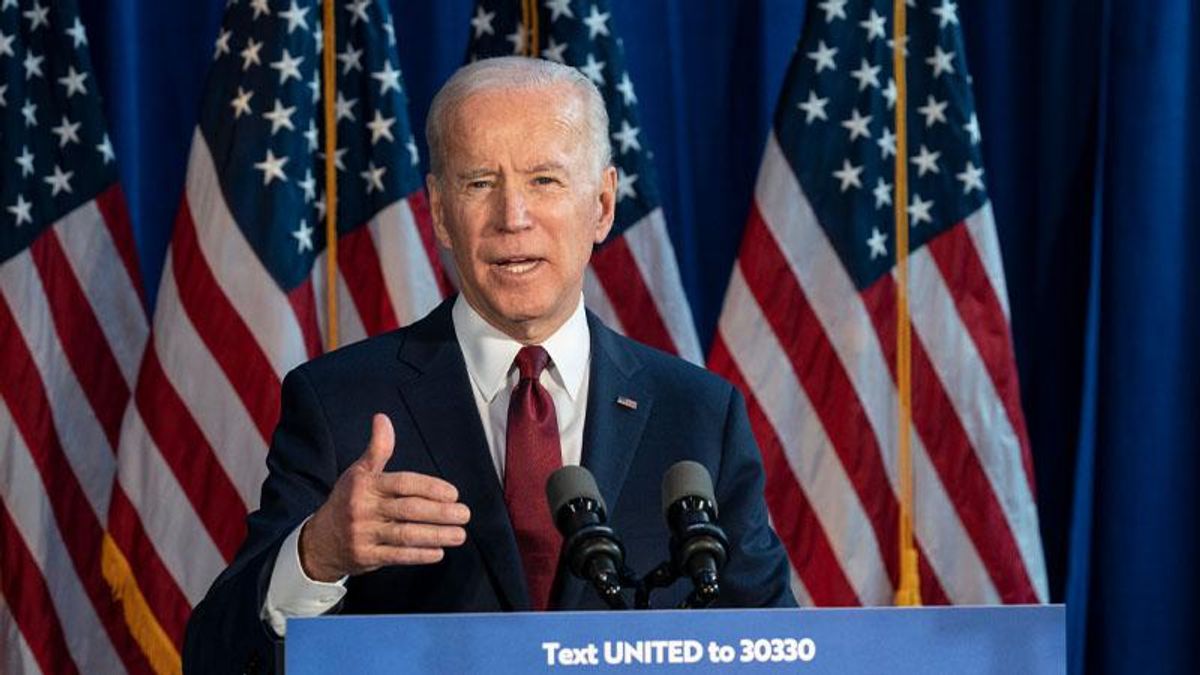 Can Biden turn his ship before midterms storm?
