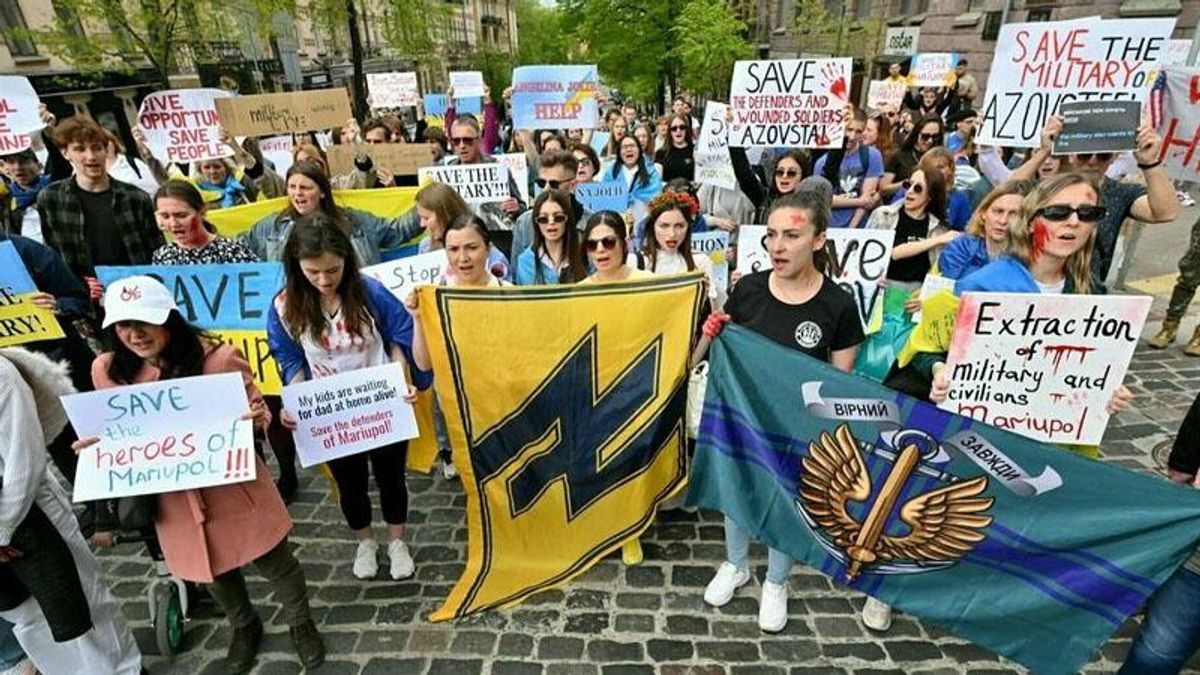 Ukrainian supporters rally behind embattled far-right Azov regiment